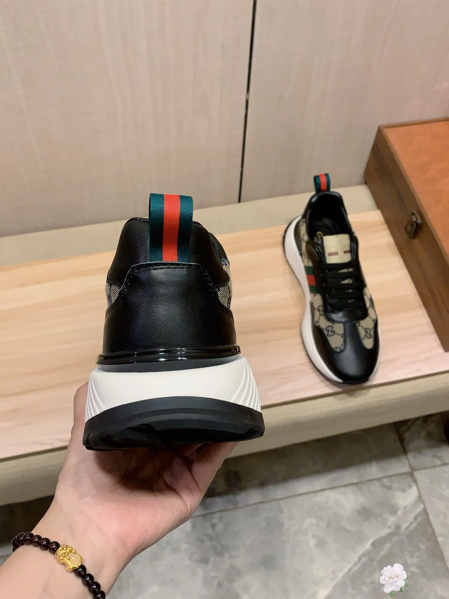 Men's men's shoes💰460💰💰🎩🎩[Lightning][Lightning] "Gucci*" The latest • popular casual shoes, top brand [seduce] luxury ~ purchasing agency, top ~ quality. [Strong] The upper is made of imported breathable cowhide with woven material ➕ breathable sheepskin feet (•) and fine workmanship. The original stylish and stylish soft rubber wear-resistant and non-slip outsole is light and comfortable on the feet. The real thing looks better when photographed. 010: Size: 38-44, 4️⃣ colors selected